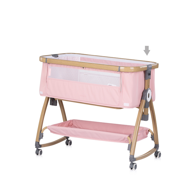 Chipolino Co-sleeping crib with drop side “Charisma" powder pink/wood + wheels KOSCA0265PP