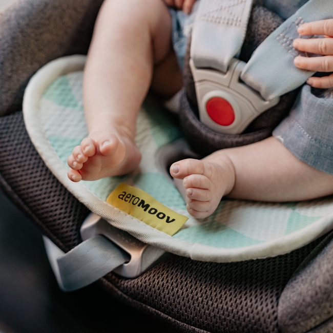 AeroMoov Air Layer Anti-Sweat Cover 0-13kg for Car Seat Cute Cubes