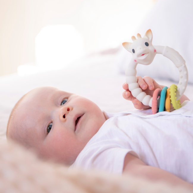Sophie la Girafe & Colorful Teething Ring – Natural Rubber Gift Set
